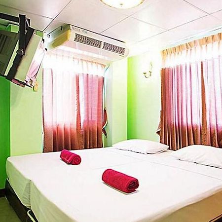 Four Sons Inn Bangkok Dış mekan fotoğraf